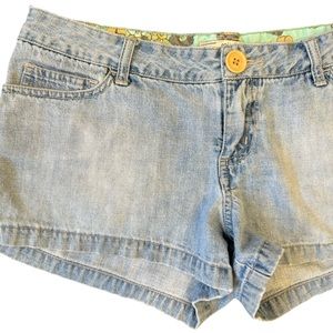 Split Jean shorts . Size 9